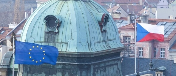 Česká republika - sídlo vlády, vlajka ČR a EU